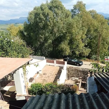 Unique Village House בית נופש *