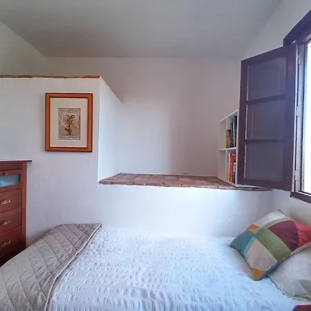 Unique Village House בית נופש *